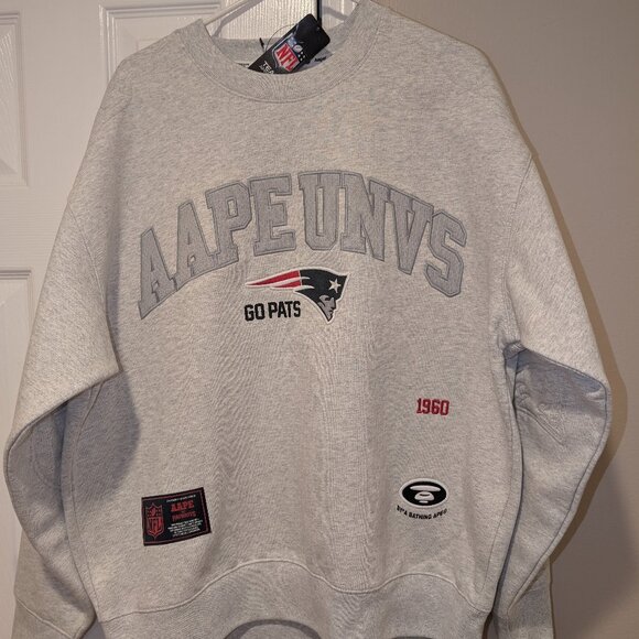 Aape by Bathing Ape NFL Patriots sweater, NWT, size L - Picture 1 of 3